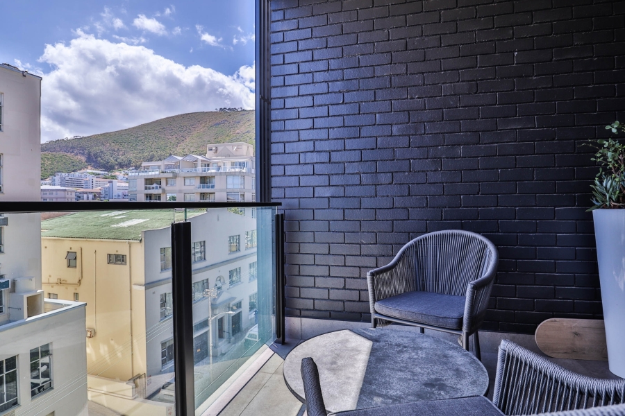 To Let 1 Bedroom Property for Rent in Sea Point Western Cape